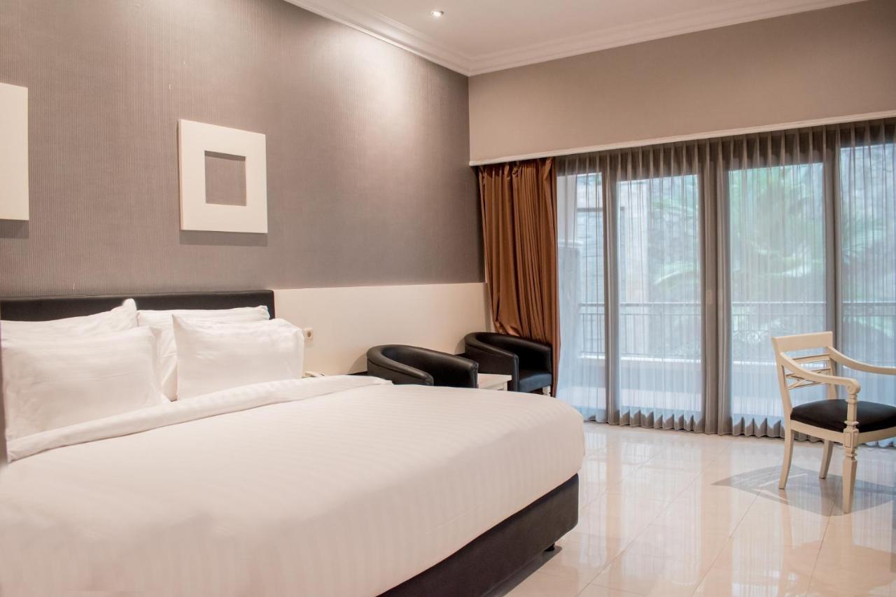 Luminor Hotel Jember By Wh Ngoại thất bức ảnh