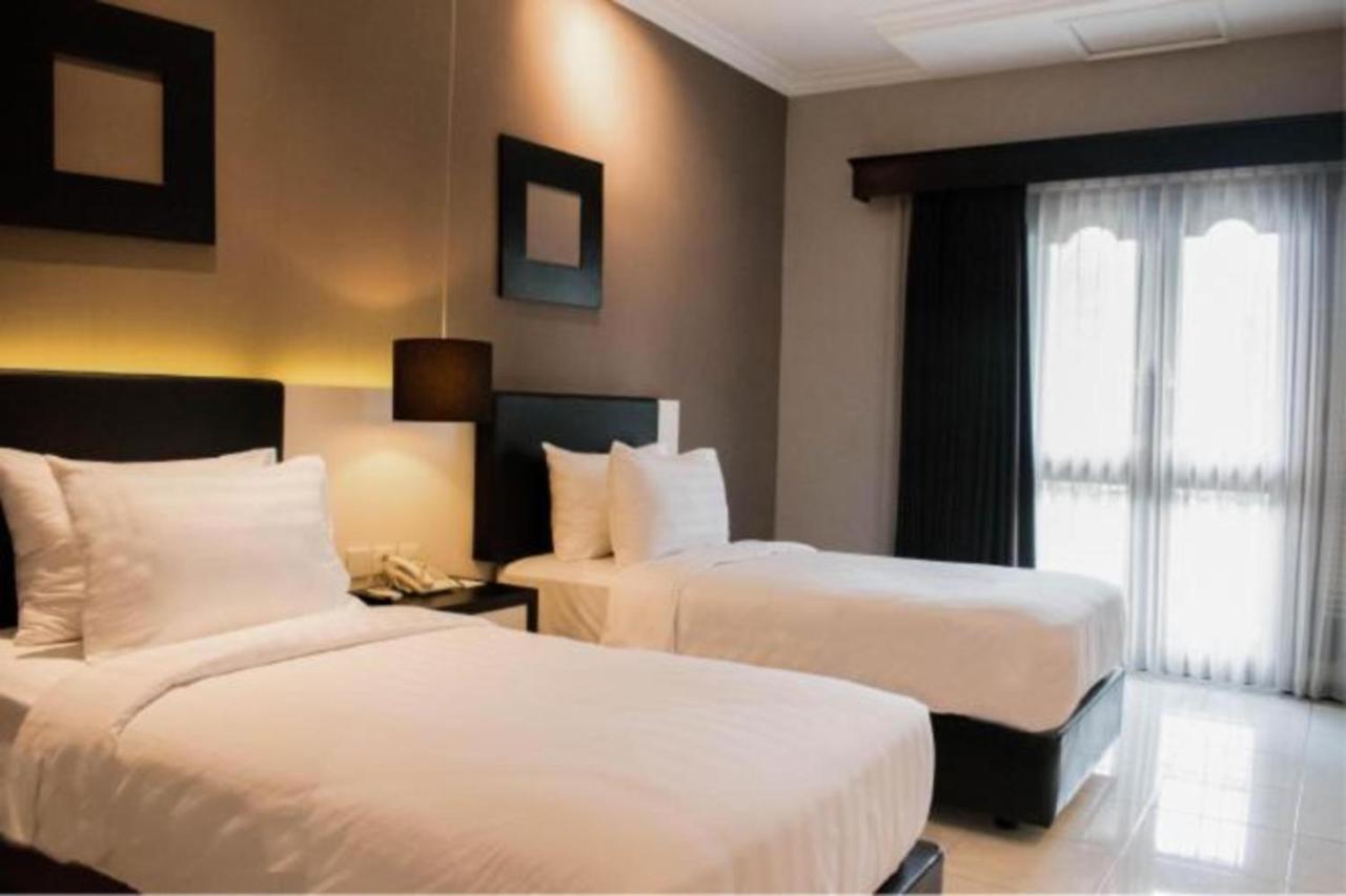 Luminor Hotel Jember By Wh Ngoại thất bức ảnh
