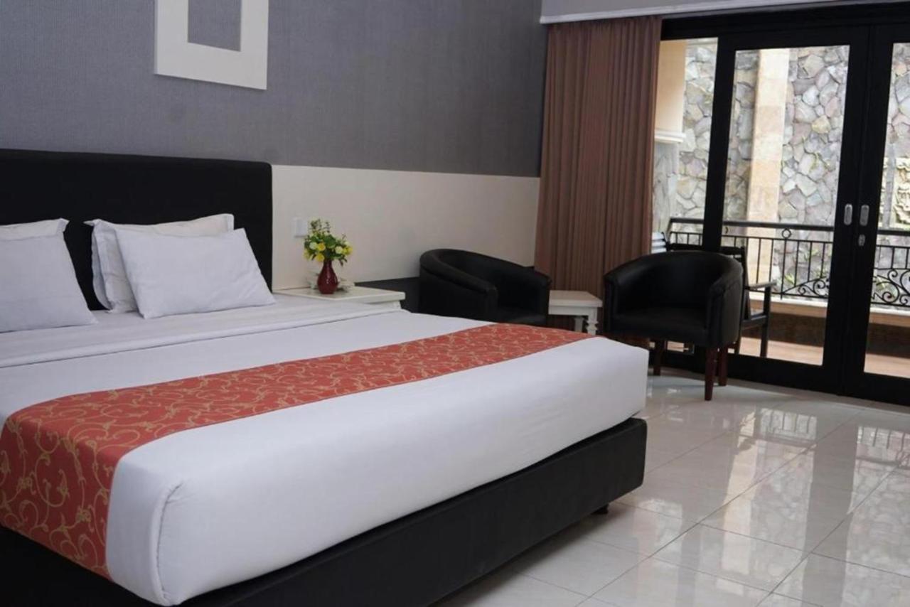 Luminor Hotel Jember By Wh Ngoại thất bức ảnh