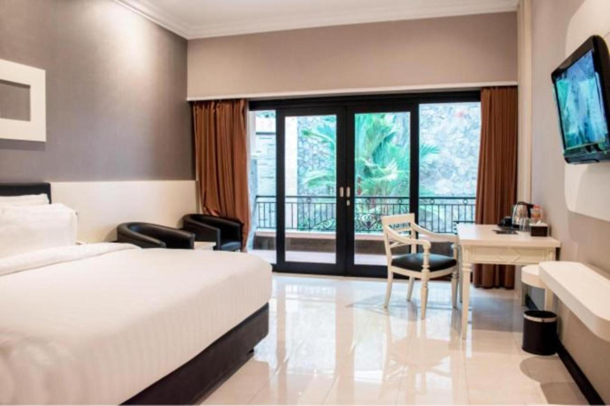 Luminor Hotel Jember By Wh Ngoại thất bức ảnh
