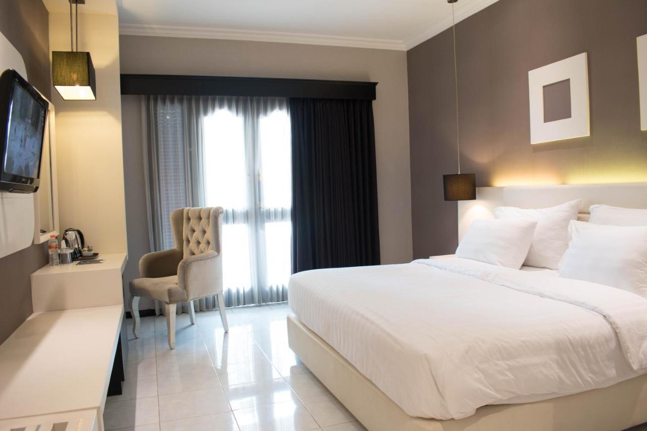 Luminor Hotel Jember By Wh Ngoại thất bức ảnh