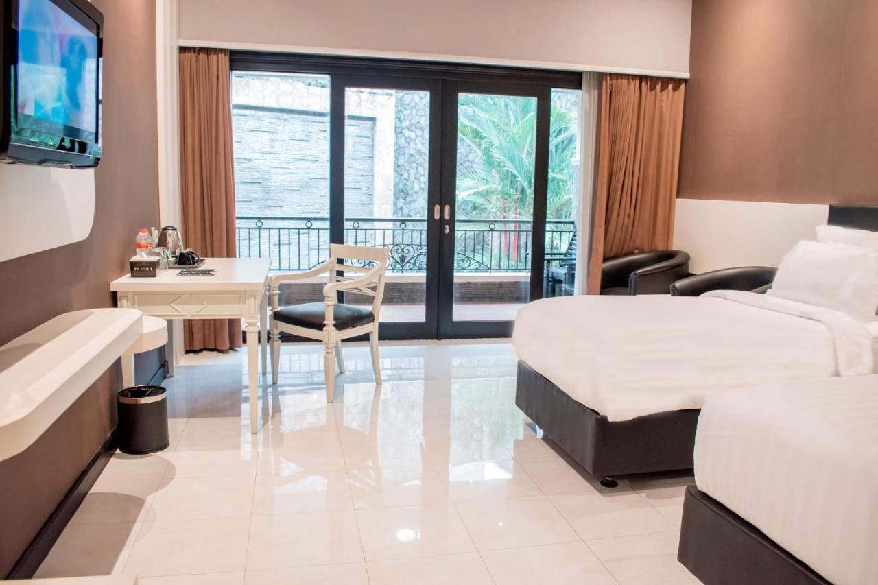 Luminor Hotel Jember By Wh Ngoại thất bức ảnh