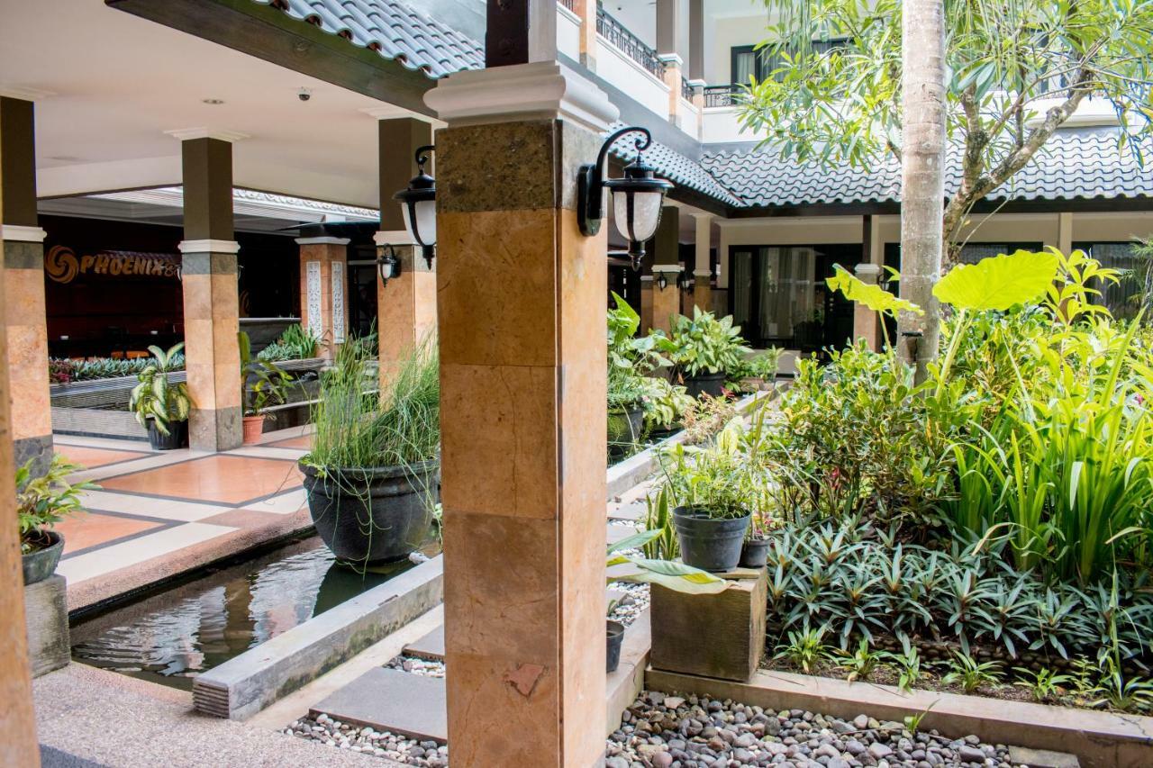 Luminor Hotel Jember By Wh Ngoại thất bức ảnh